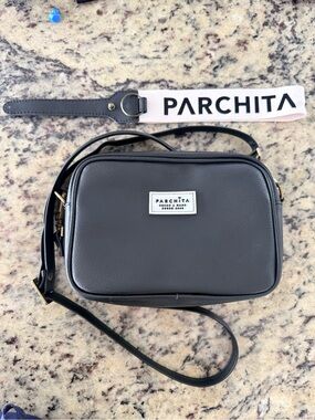 PARCHITA Black Crossbody Camera Bag with Logo Strap